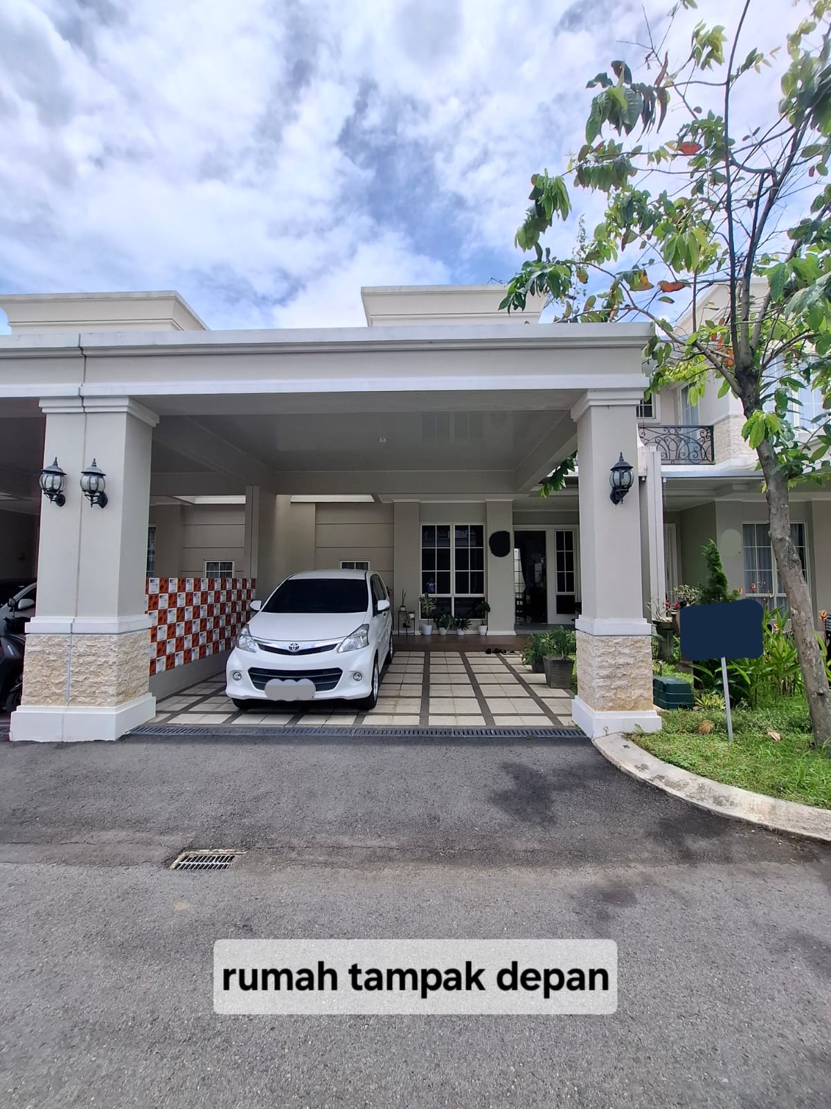 Rumah Mewah View Danau Cantik di komplek Podomoro Bojongsoang Bandung